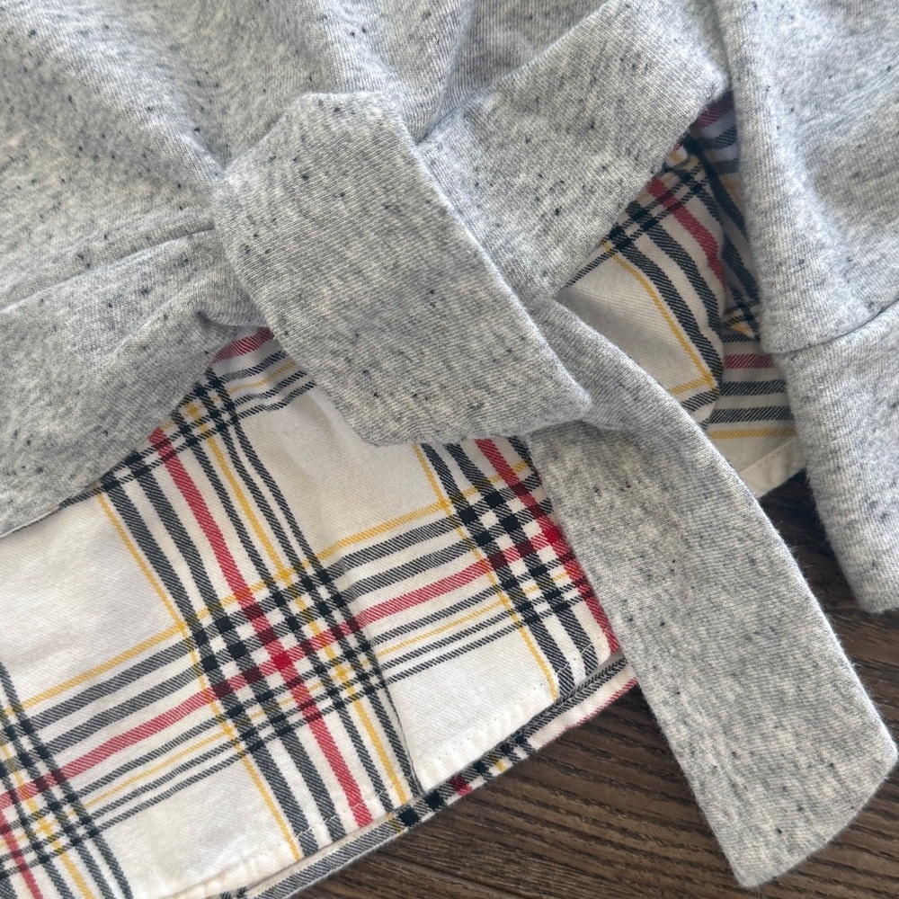 Izod layered long sleeve too with plaid Large - Picture 2 of 7